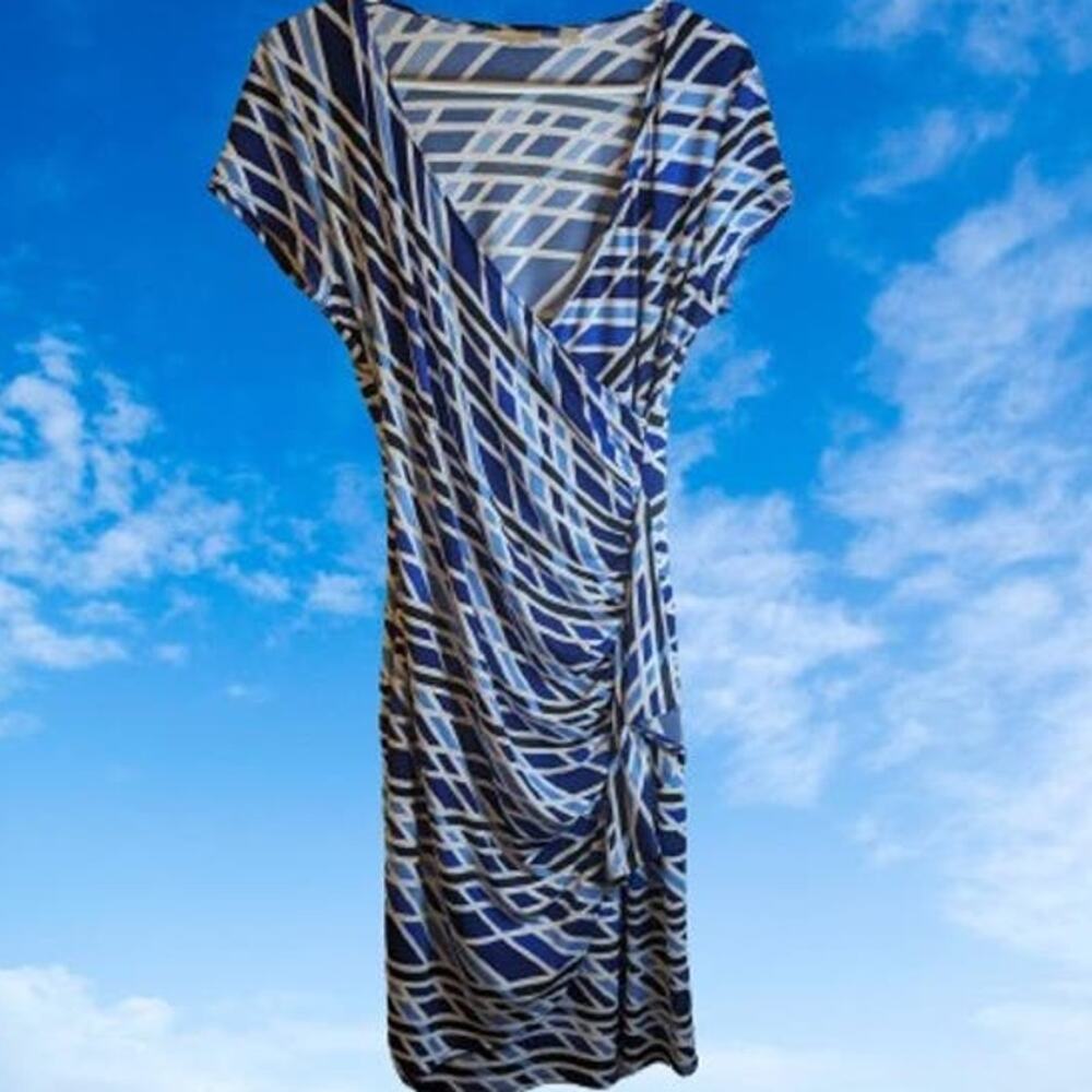New York & Company small short sleeve faux wrap polyester blend stretch dress.
